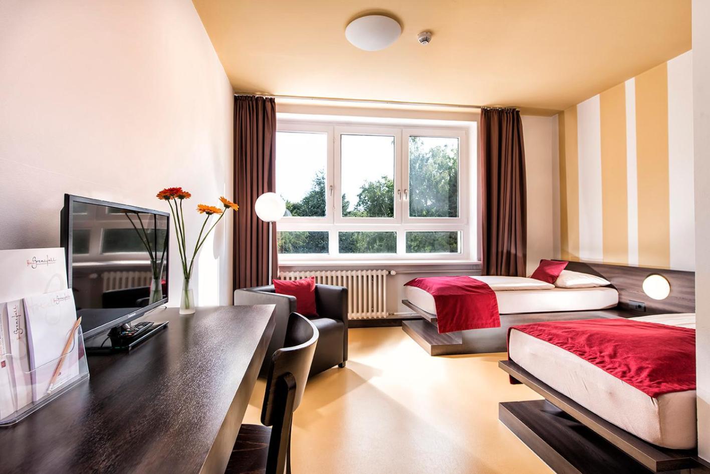 Hotel Grenzfall Берлин Екстериор снимка