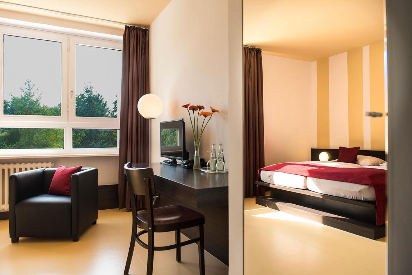 Hotel Grenzfall Берлин Екстериор снимка